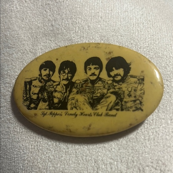 Vintage Beatles Sgt. Pepper's lonely Hearts Club Band Pin Brooch - Picture 1 of 2